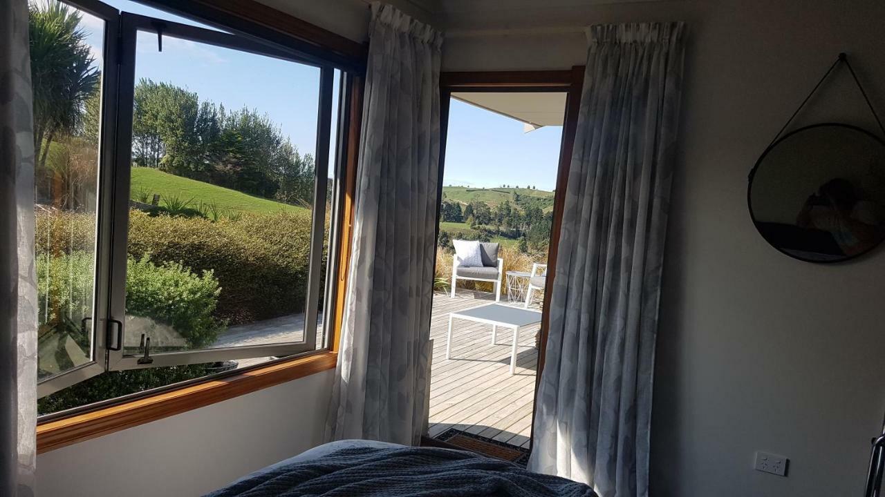 Above The River Karapiro Bed & Breakfast エクステリア 写真